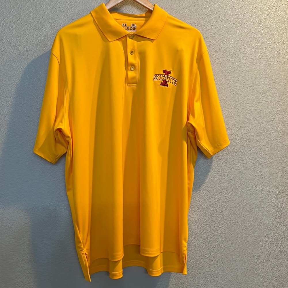 Mens UnderArmour xl. Short sleeve shirt.  Iowa Sate logo.